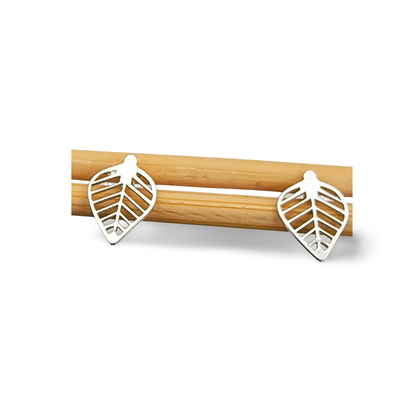 Leaf stud earrings